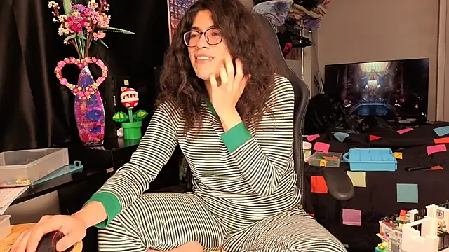 Snapshot of ShinyCherub chatting on 03/09/25, 10:08 ShinyCherub online show from 03/09/25, 10:08