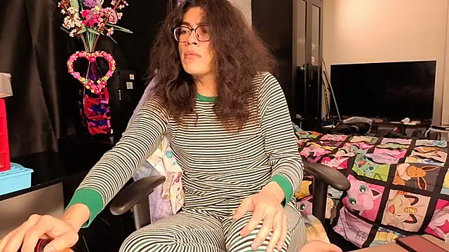 Snapshot of ShinyCherub chatting on 03/12/25, 10:16 ShinyCherub online show from 03/12/25, 10:16