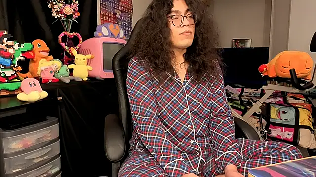 Snapshot of ShinyCherub chatting on 09/24/25, 04:38 ShinyCherub online show from 09/24/25, 04:38