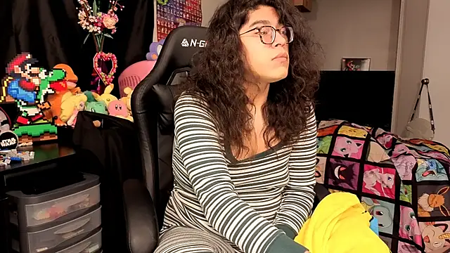 Snapshot of ShinyCherub chatting on 09/28/25, 05:57 ShinyCherub online show from 09/28/25, 05:57