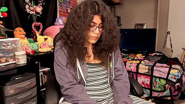 Snapshot of ShinyCherub chatting on 10/04/25, 05:38 ShinyCherub online show from 10/04/25, 05:38