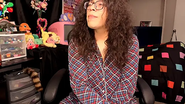 Snapshot of ShinyCherub chatting on 10/09/25, 07:12 ShinyCherub online show from 10/09/25, 07:12