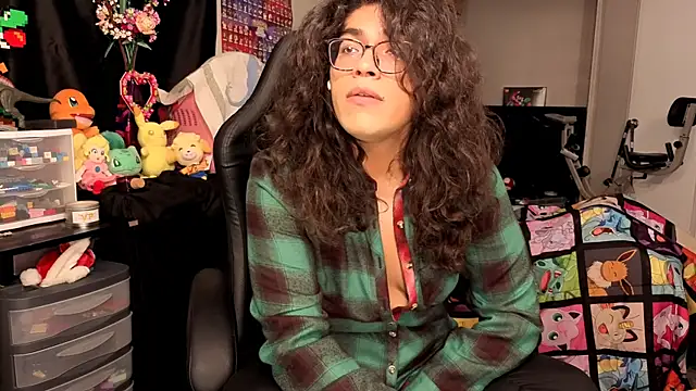 Snapshot of ShinyCherub chatting on 10/15/25, 05:24 ShinyCherub online show from 10/15/25, 05:24