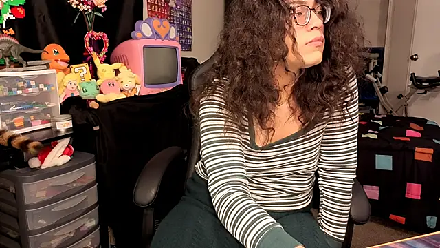 Snapshot of ShinyCherub chatting on 10/20/25, 10:38 ShinyCherub online show from 10/20/25, 10:38