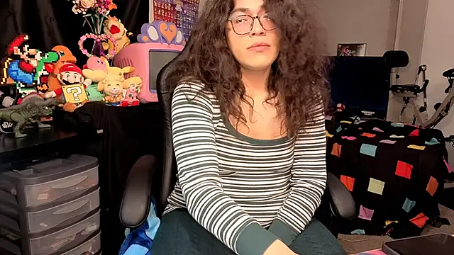 Snapshot of ShinyCherub chatting on 10/25/25, 02:46 ShinyCherub online show from 10/25/25, 02:46