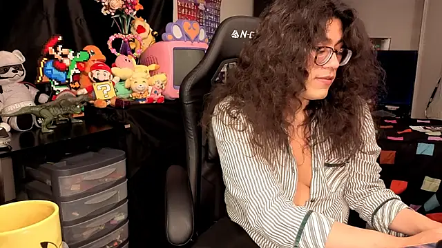 Snapshot of ShinyCherub chatting on 10/27/25, 10:25 ShinyCherub online show from 10/27/25, 10:25