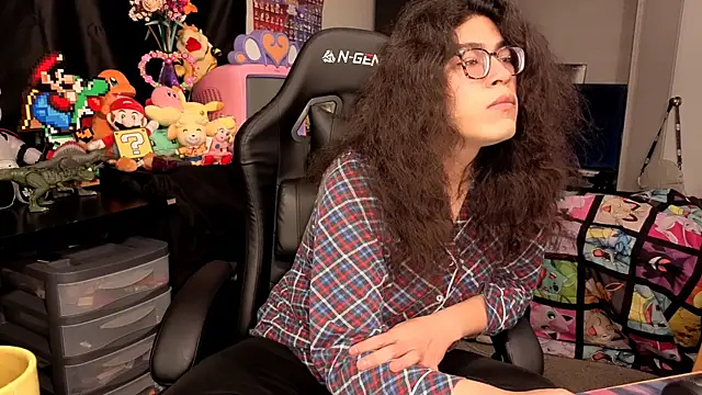 Snapshot of ShinyCherub chatting on 10/28/25, 11:14 ShinyCherub online show from 10/28/25, 11:14