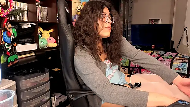 Snapshot of ShinyCherub chatting on 11/08/25, 01:28 ShinyCherub online show from 11/08/25, 01:28