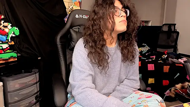 Snapshot of ShinyCherub chatting on 11/13/25, 02:32 ShinyCherub online show from 11/13/25, 02:32