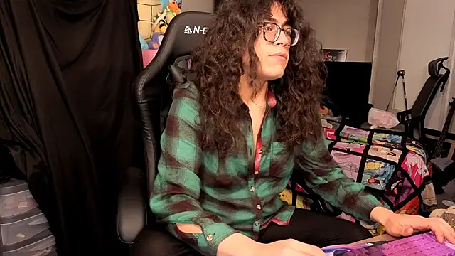 Snapshot of ShinyCherub chatting on 11/24/25, 11:26 ShinyCherub online show from 11/24/25, 11:26