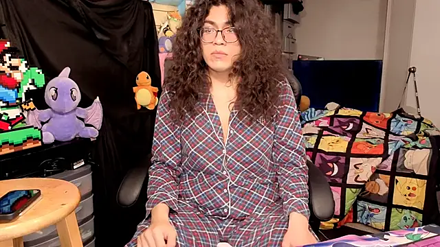 Snapshot of ShinyCherub chatting on 12/16/25, 03:00 ShinyCherub online show from 12/16/25, 03:00