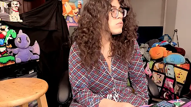 Snapshot of ShinyCherub chatting on 12/20/25, 02:51 ShinyCherub online show from 12/20/25, 02:51