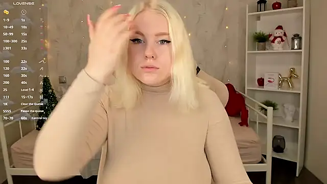 Snapshot of art_lovee chatting on 12/13/24, 01:04 art lovee online show from 12/13/24, 01:04