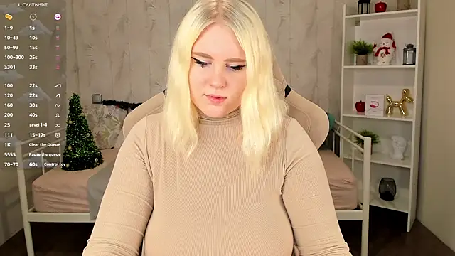 Snapshot of art_lovee chatting on 12/22/24, 01:12 art lovee online show from 12/22/24, 01:12