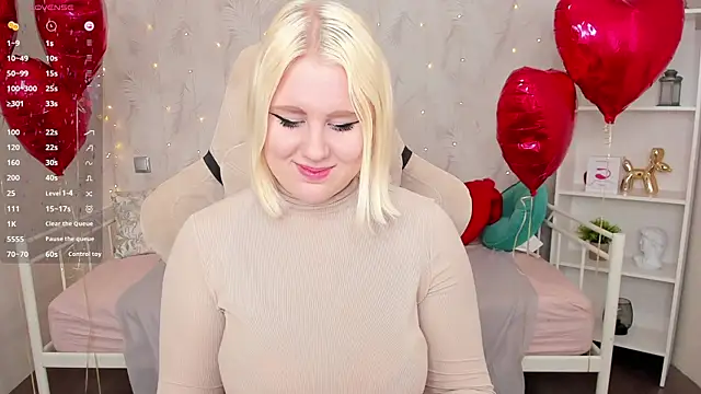 Snapshot of art_lovee chatting on 02/06/25, 04:42 art lovee online show from 02/06/25, 04:42