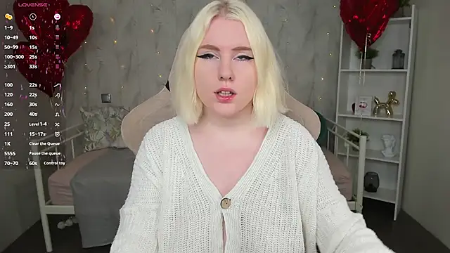 Snapshot of art_lovee chatting on 02/19/25, 01:08 art lovee online show from 02/19/25, 01:08