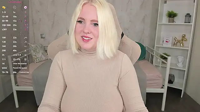 Snapshot of art_lovee chatting on 02/22/25, 04:40 art lovee online show from 02/22/25, 04:40