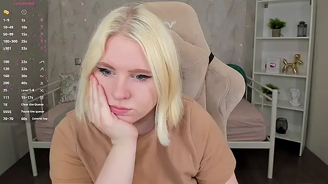 Snapshot of art_lovee chatting on 02/25/25, 08:36 art lovee online show from 02/25/25, 08:36