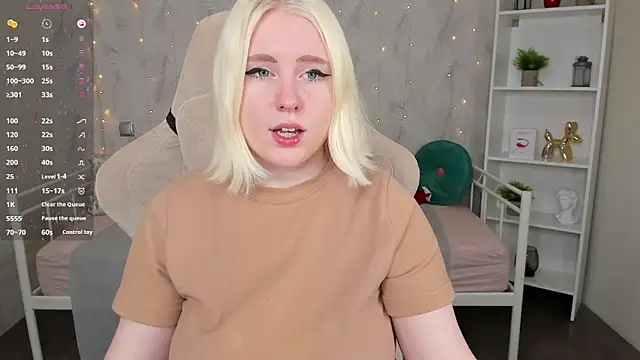 Snapshot of art_lovee chatting on 02/26/25, 11:41 art lovee online show from 02/26/25, 11:41