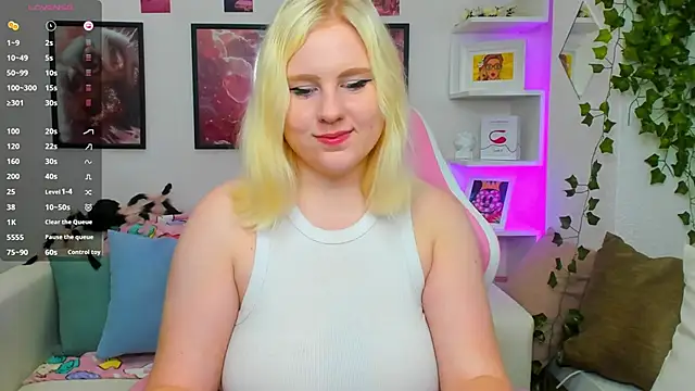 Snapshot of art_lovee chatting on 09/11/25, 01:06 art lovee online show from 09/11/25, 01:06