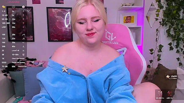 Snapshot of art_lovee chatting on 09/15/25, 01:16 art lovee online show from 09/15/25, 01:16