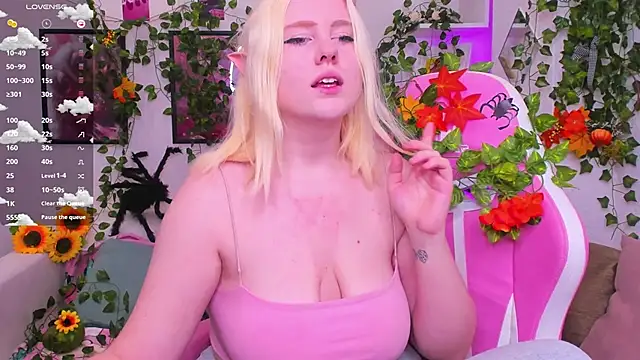 Snapshot of art_lovee chatting on 11/01/25, 01:07 art lovee online show from 11/01/25, 01:07