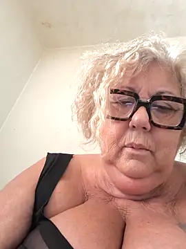 Snapshot of Merilulla chatting on 05/07/26, 03:17 Merilulla online show from 05/07/26, 03:17