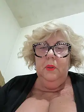 Snapshot of Merilulla chatting on 05/16/26, 12:07 Merilulla online show from 05/16/26, 12:07