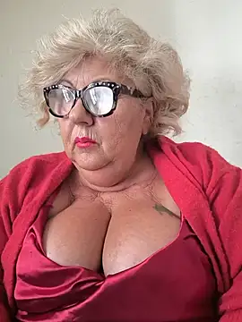 Snapshot of Merilulla chatting on 05/19/26, 01:50 Merilulla online show from 05/19/26, 01:50