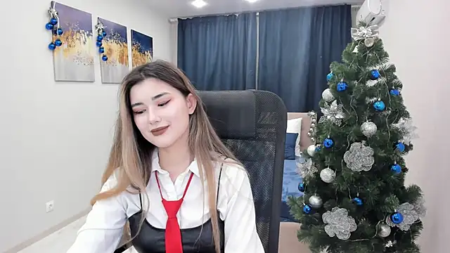 AnneTLi online show from 12/24/24, 06:44