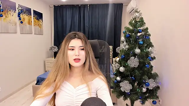 AnneTLi online show from 12/30/24, 03:36