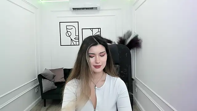 AnneTLi online show from 09/25/25, 03:21