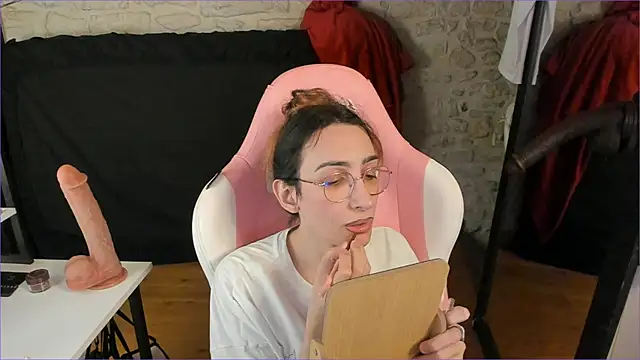 Mayala   online show from 03/19/26, 06:34