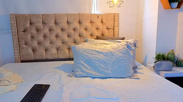 KeryHillson online show from 02/20/26, 12:49