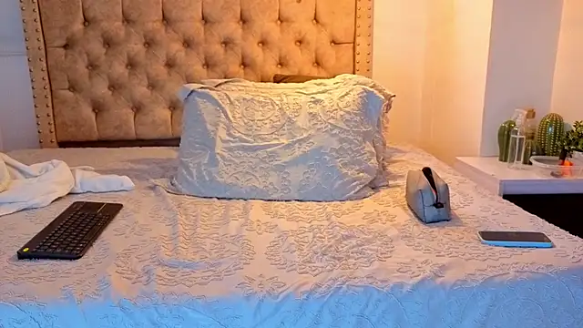 KeryHillson online show from 03/21/26, 12:54