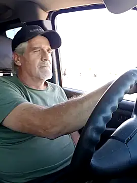 Snapshot of TTolbert chatting on 01/21/25, 10:51 TTolbert online show from 01/21/25, 10:51