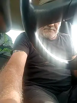 Snapshot of TTolbert chatting on 11/03/25, 04:41 TTolbert online show from 11/03/25, 04:41