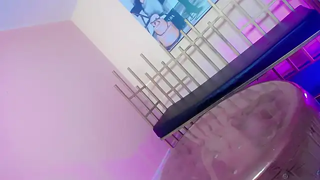 Snapshot of Babylolatop chatting on 03/04/25, 01:06 Babylolatop online show from 03/04/25, 01:06