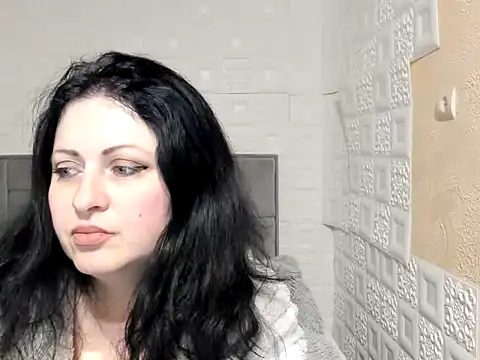 Lillian2 online show from 03/02/25, 09:32