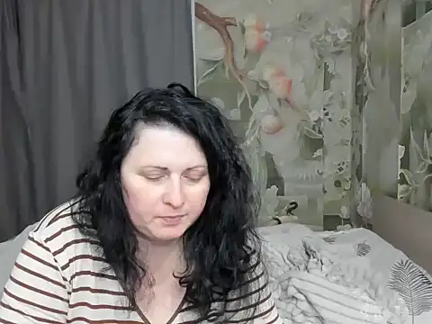 Snapshot of Lillian2 chatting on 03/27/26, 08:26 Lillian2 online show from 03/27/26, 08:26