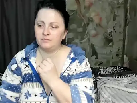 Snapshot of Lillian2 chatting on 05/07/26, 05:18 Lillian2 online show from 05/07/26, 05:18