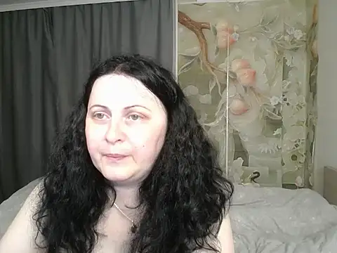 Snapshot of Lillian2 chatting on 06/07/26, 07:17 Lillian2 online show from 06/07/26, 07:17