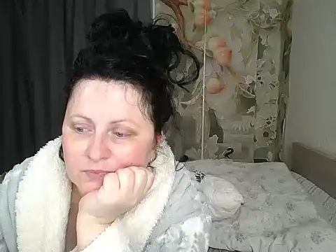 Snapshot of Lillian2 chatting on 06/11/26, 12:54 Lillian2 online show from 06/11/26, 12:54