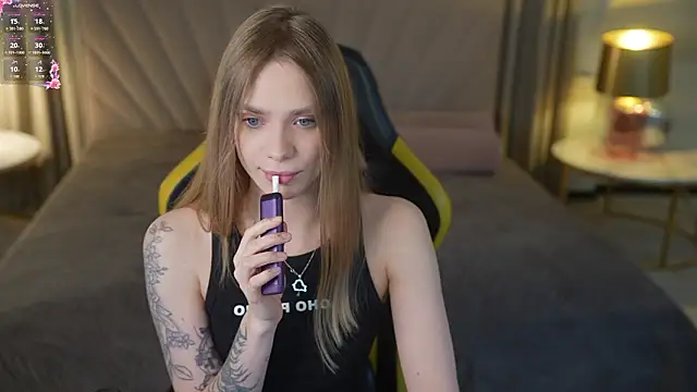 Snapshot of Angy_Netal chatting on 03/17/26, 08:06 Angy Netal online show from 03/17/26, 08:06