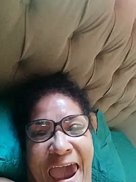 Delicy1 online show from 10/26/25, 10:43