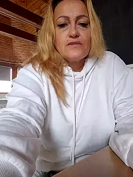 Isabellaa04 online show from 03/11/25, 08:09