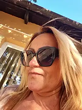 Isabellaa04 online show from 02/27/26, 07:41