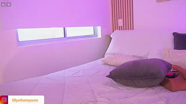 Snapshot of LillyThompson chatting on 11/21/25, 10:08 LillyThompson online show from 11/21/25, 10:08