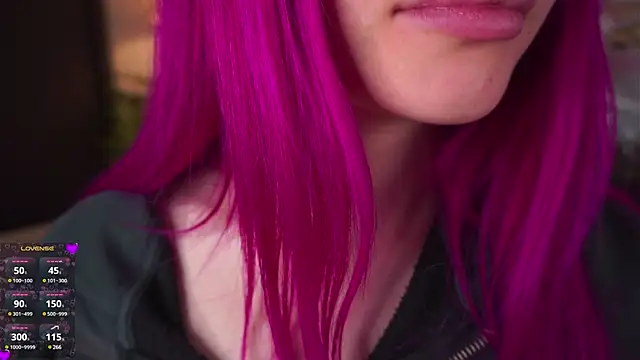 ShirleyCarolyn online show from 12/19/24, 08:02