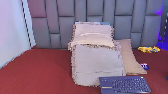  MiaBrown  online show from 10/01/25, 12:11